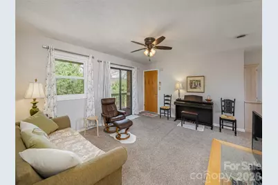 103 Oakwood Place #4, Hendersonville, NC 28792 - Photo 4