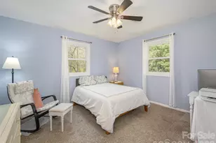 103 Oakwood Pl, Hendersonville, NC 28792 - Photo 16