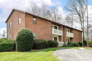 103 Oakwood Pl, Hendersonville, NC 28792 - Photo 2