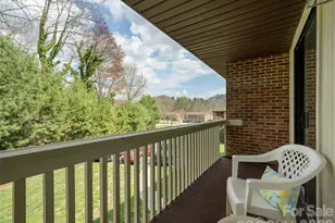 103 Oakwood Pl, Hendersonville, NC 28792 - Photo 6