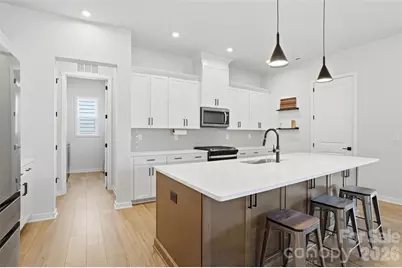 7104 Wayfarer Drive, Charlotte, NC 28269 - Photo 4