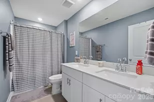 2010 Red Ash Dr, Charlotte, NC 28215 - Photo 26