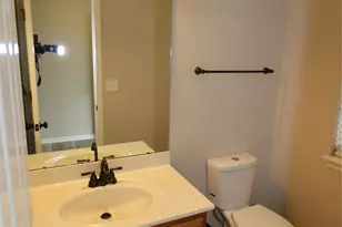 5878 Prescott Ct, Charlotte, NC 28269 - Photo 4