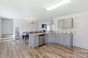 2047 Sonoma Valley Dr, Charlotte, NC 28214 - Photo 10