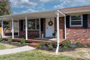 1231 2nd St SE, Hickory, NC 28602 - Photo 2