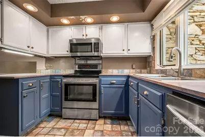 451 Britton Creek Drive, Hendersonville, NC 28791 - Photo 8