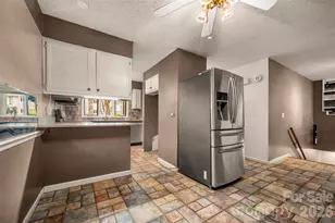 451 Britton Creek Dr, Hendersonville, NC 28791 - Photo 10