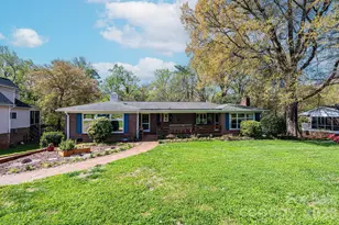 145 21st Ave NW, Hickory, NC 28601 - Photo 2