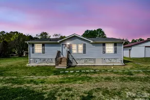 208 Oak Dr, Shelby, NC 28150 - Photo 1