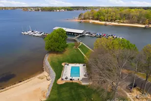 7613 Mariner Cove Dr, Cornelius, NC 28031 - Photo 2