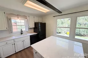 6621 Starcrest Dr, Charlotte, NC 28210 - Photo 10