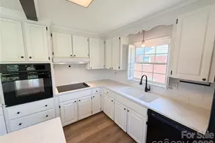 6621 Starcrest Dr, Charlotte, NC 28210 - Photo 6