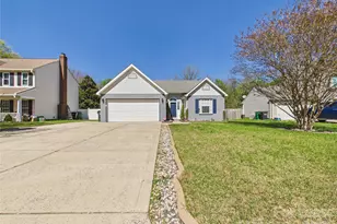 14133 Walkers Crossing Dr, Charlotte, NC 28273 - Photo 2