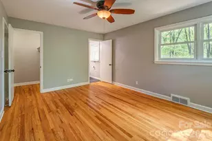32 Pinehurst Rd, Asheville, NC 28805 - Photo 16