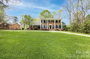 5918 Foxcrest Dr, Mint Hill, NC 28227 - Photo 2