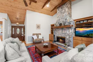 114 Little Sugar Ln, Sugar Mountain, NC 28604 - Photo 6