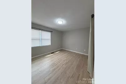 1545 14th Avenue NE, Hickory, NC 28601 - Photo 2