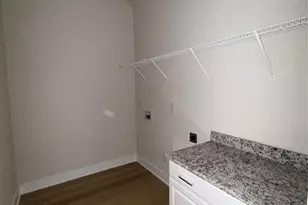 4237 Pinekirk Dr, Charlotte, NC 28269 - Photo 2