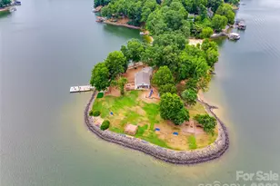 765 Fairway Point Dr, Tega Cay, SC 29708 - Photo 38