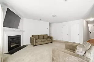 327 Ferrell Ave, Charlotte, NC 28216 - Photo 8