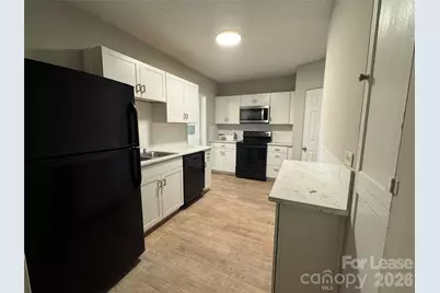 418 W Charlotte Avenue, Mount Holly, NC 28120 - Photo 4