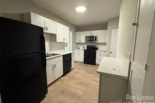 418 W Charlotte Ave, Mount Holly, NC 28120 - Photo 4