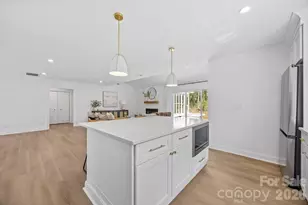 304 Epperstone Ln, Matthews, NC 28105 - Photo 6