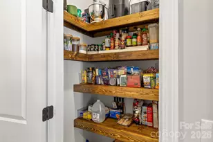 8208 Merryvale Ln, Charlotte, NC 28214 - Photo 16