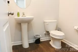 5105 Black Frst Dr, Greensboro, NC 27405 - Photo 4