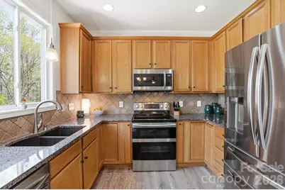 10056 Paisley Drive, Charlotte, NC 28269 - Photo 14