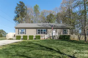 296 Stillwater Rd, Troutman, NC 28166 - Photo 10