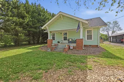 513 7th Street SW, Taylorsville, NC 28681 - Photo 2