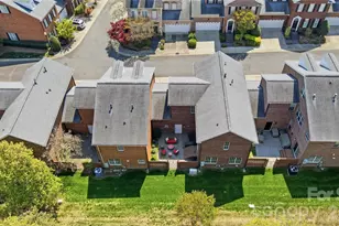 9423 Bonnie Briar Cir, Charlotte, NC 28277 - Photo 4