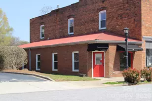 142 N Trade Ave, Landrum, SC 29356 - Photo 1