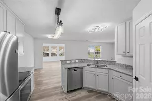 2308 Big Pine Dr, Matthews, NC 28105 - Photo 4