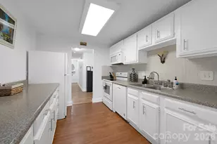 524 Regency Dr, Charlotte, NC 28211 - Photo 12