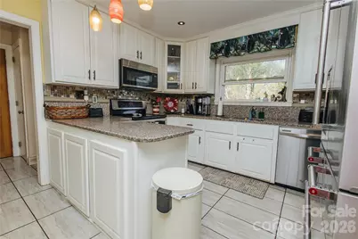 56 E Glenview Street, Marion, NC 28752 - Photo 8