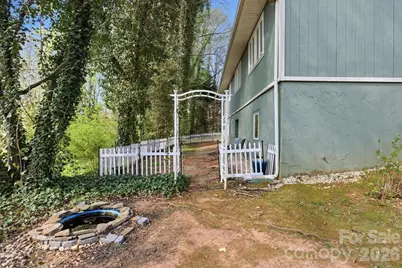 120 42nd Avenue Circle NE, Hickory, NC 28601 - Photo 10