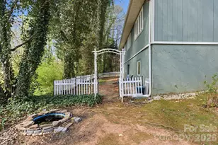 120 42nd Ave Cir NE, Hickory, NC 28601 - Photo 10
