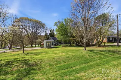 120 42nd Avenue Circle NE, Hickory, NC 28601 - Photo 6