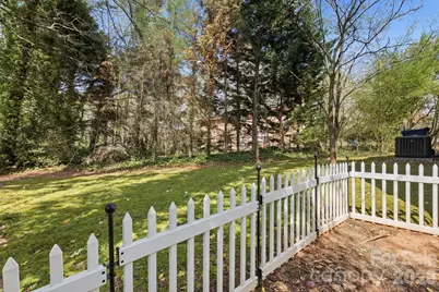 120 42nd Avenue Circle NE, Hickory, NC 28601 - Photo 8