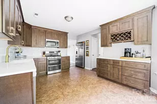 11001 Fox Mill Ln, Charlotte, NC 28277 - Photo 10