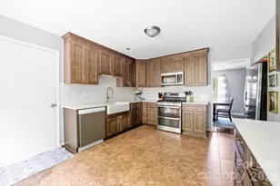 11001 Fox Mill Ln, Charlotte, NC 28277 - Photo 12