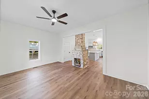 1104 Wood St, Albemarle, NC 28001 - Photo 2