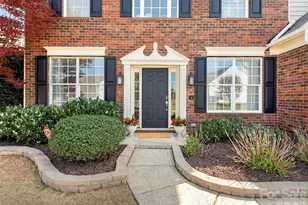 2306 Winthorp Ridge Rd, Charlotte, NC 28270 - Photo 2