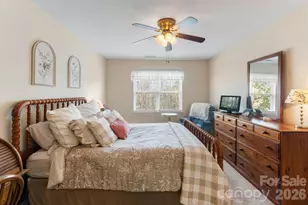 94 Foxden Dr, Fletcher, NC 28732 - Photo 2