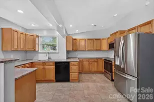 6308 Pineburr Rd, Charlotte, NC 28211 - Photo 14