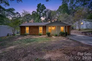 6308 Pineburr Rd, Charlotte, NC 28211 - Photo 1