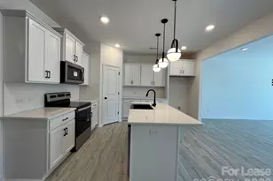 11031 Pagebrook Ln, Charlotte, NC 28214 - Photo 6