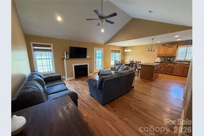 510 E Carpenter Street, Maiden, NC 28650 - Photo 2